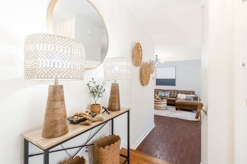 Beautiful Home Walking Distance to UF Stadium