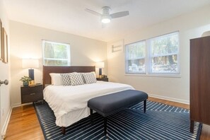 3 室のベッドルーム、デスク、アイロン / アイロン台、WiFi