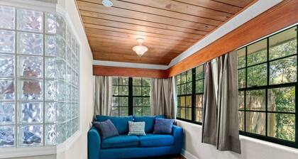 5 Bedroom House Walking Distance to UF/ Swamp