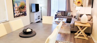 Large 1 BR Condo - Next to Oaks Mall and Hospital