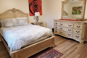 1 室のベッドルーム、デスク、アイロン / アイロン台、WiFi