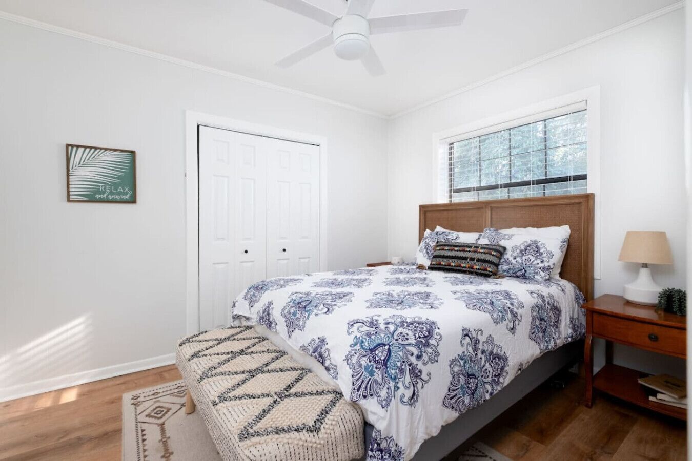 2 bedrooms, desk, iron/ironing board, WiFi