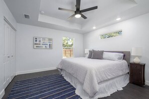 3 Schlafzimmer, Schreibtisch, Bügeleisen/Bügelbrett, WLAN