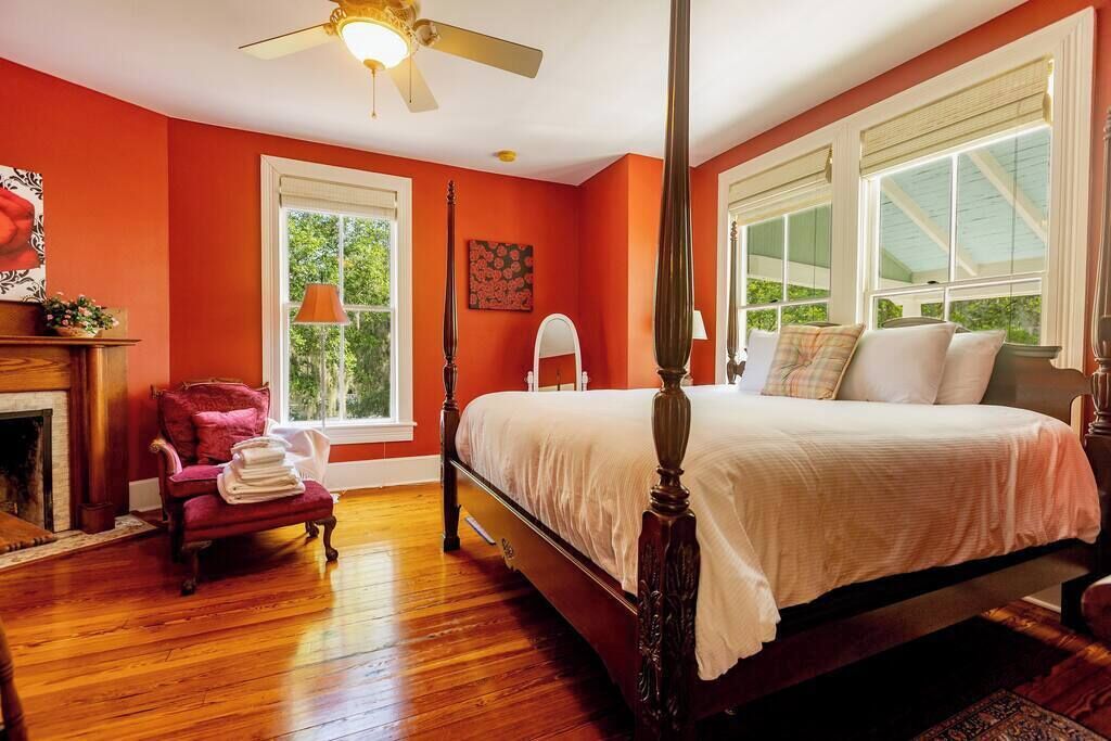 Briar Rose Room at The Camellia Rose Inn