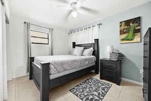 2 soverom, skrivebord, strykejern/-brett og wi-fi