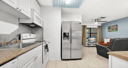 Downtown Duplex- Spacious and Comfy 2 Bedroom
