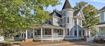 Beautiful, Historic 1 BR Apartment- Walk Downtown