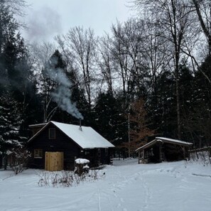 Exterior - Keefer Cabin on the Hersey Creek (Le Roy)