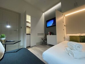 1 bedroom, desk, iron/ironing board, free WiFi