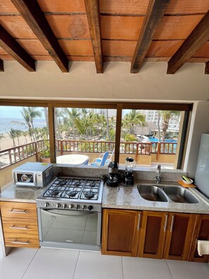 Kühlschrank, Mikrowelle, Geschirrspüler