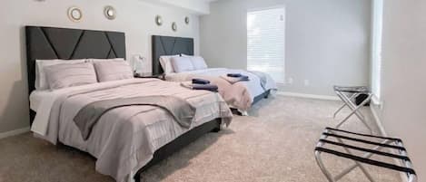 2 室のベッドルーム、アイロン / アイロン台、WiFi、ベッドシーツ