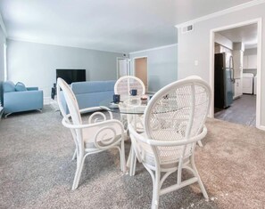 Dining - 2 Bedroom condo 6 guest Texas Medical Center (Houston)