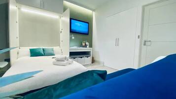 1 bedroom, desk, iron/ironing board, free WiFi