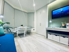 Interior - Apt 06 - Stylish Studio steps from Beach, Cafe's & Bar's (Brighton and Hove)