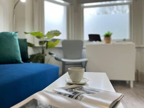 Interior - Apt 06 - Stylish Studio steps from Beach, Cafe's & Bar's (Brighton and Hove)