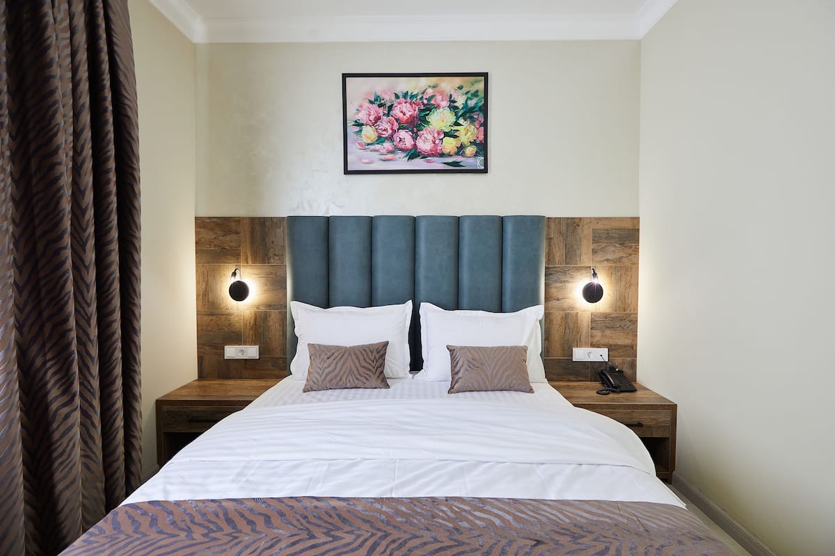 Suite | 1 Schlafzimmer, hochwertige Bettwaren, Zimmersafe, Schreibtisch