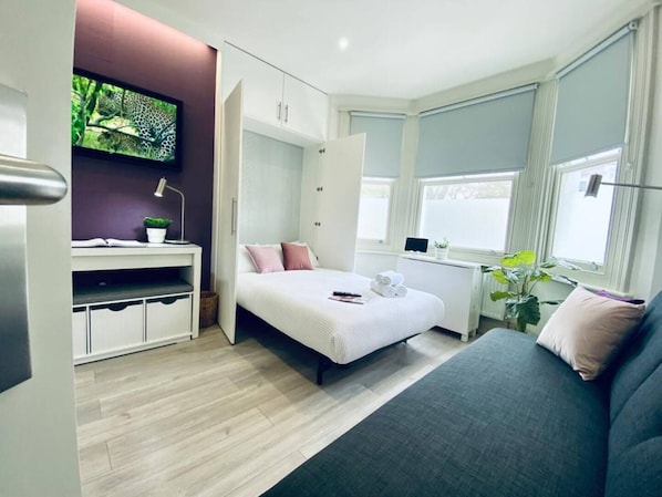 1 bedroom, desk, iron/ironing board, free WiFi