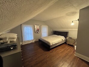 3 bedrooms, free WiFi, bed sheets