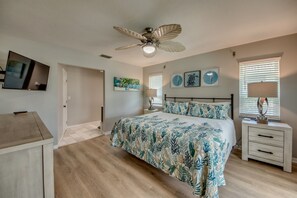 3 bedrooms, desk, iron/ironing board, free WiFi