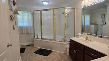 Towels, soap, shampoo, toilet paper
