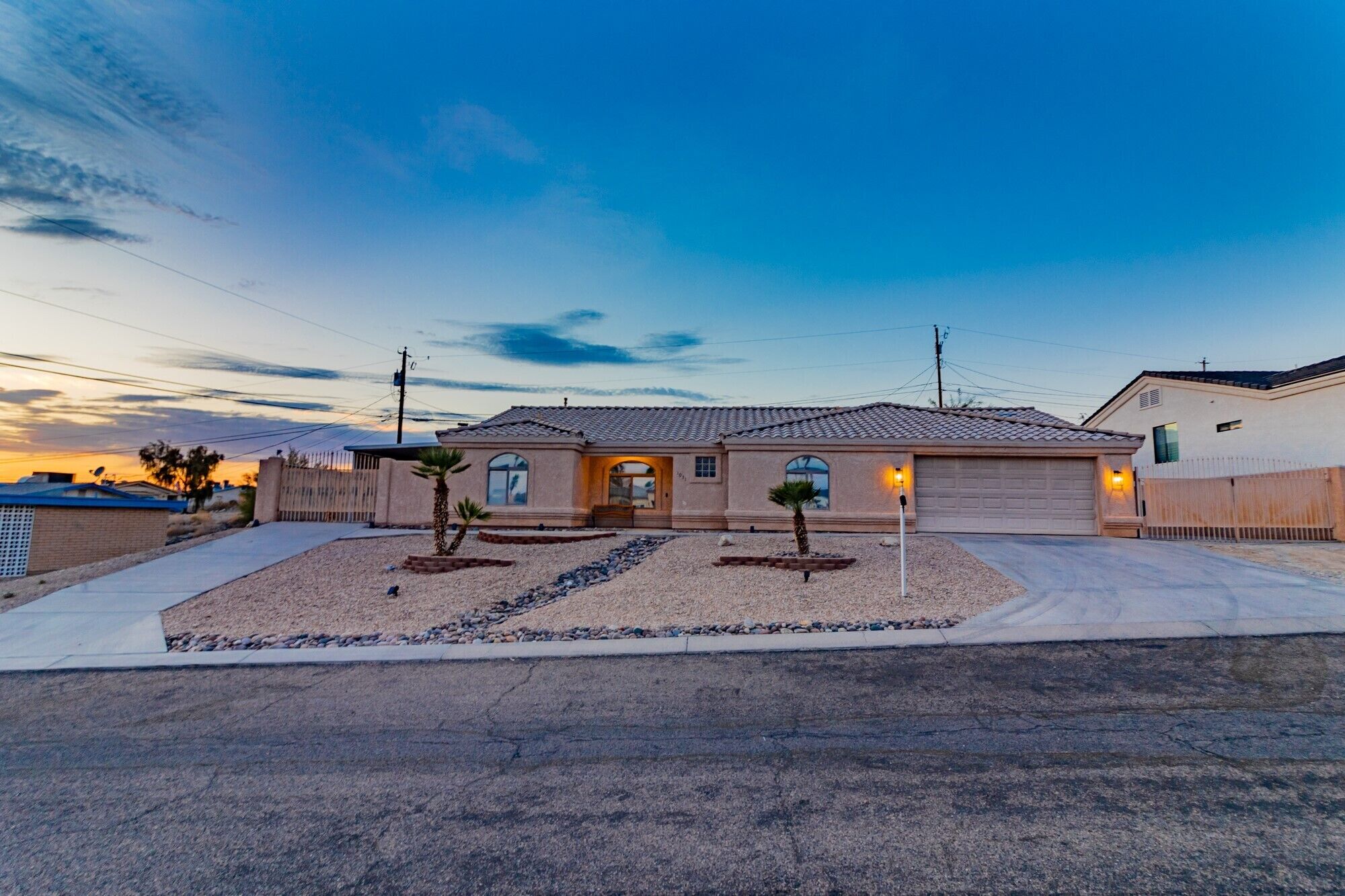 Havasu Pool Home 10 Minutes to Lake