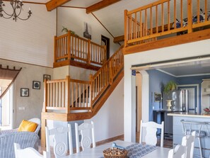 Dining - Maison Avec vue Panoramique sur la Vallée du lot , Piscine et spa (Trentels)