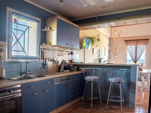 Fridge, microwave, oven, stovetop - Maison Avec vue Panoramique sur la Vallée du lot , Piscine et spa (Trentels)