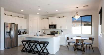 Home with Four Peaks and Mountain views just outside Tonto National Forest