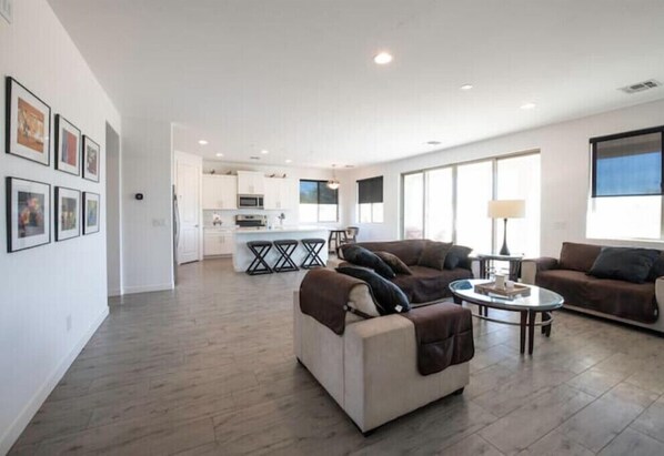 تلفزيون ذكي، مشغل دي في دي، طابعة