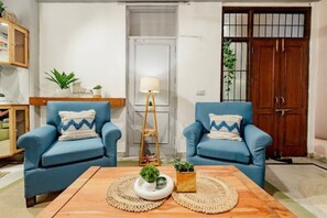 Interior - 2 BHK Gem by Hauz Khas Fort - Delhi's Heritage! (New Delhi)