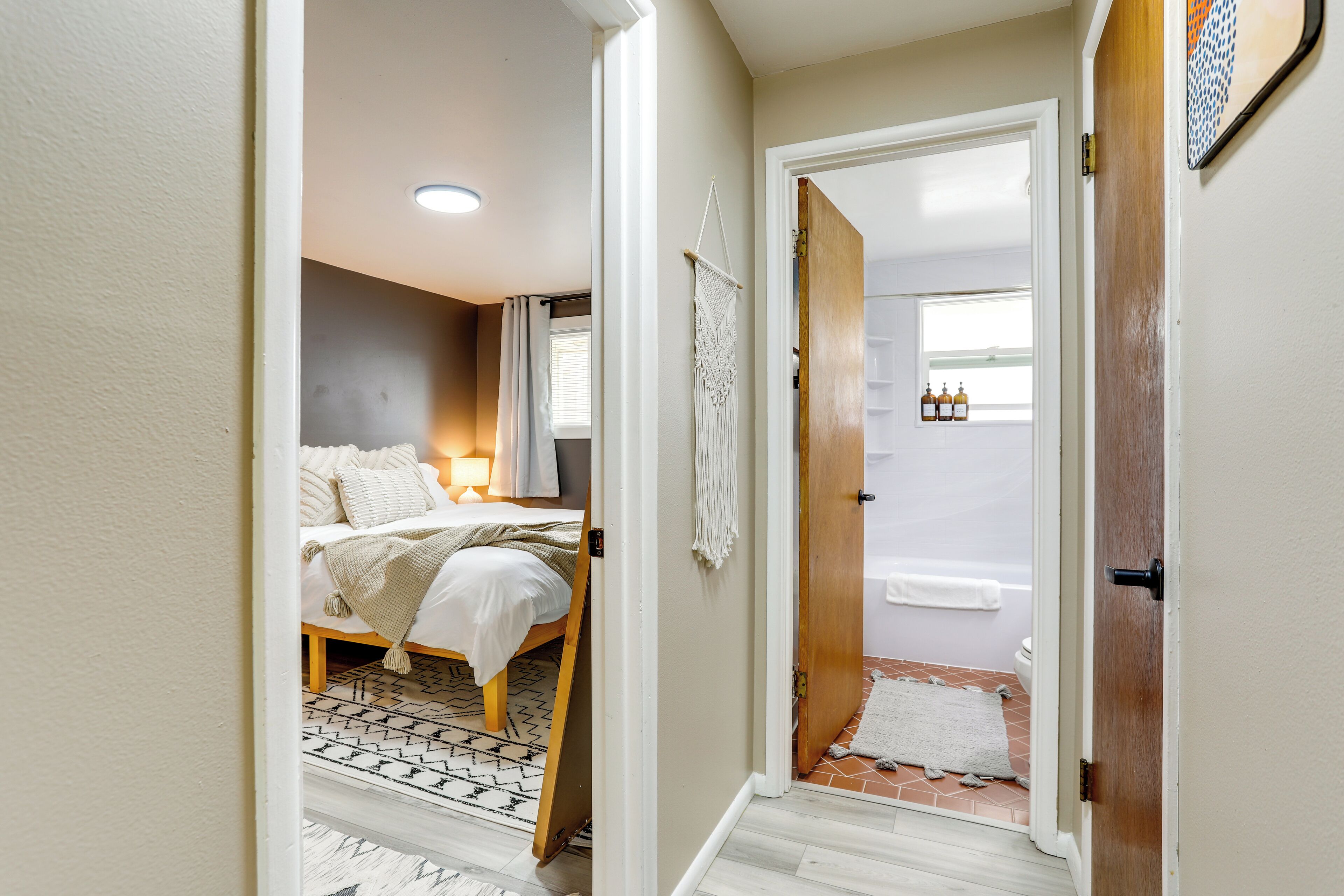 1 bedroom, iron/ironing board, internet, bed sheets