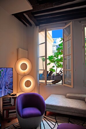 Smart TV, books, music library, stereo