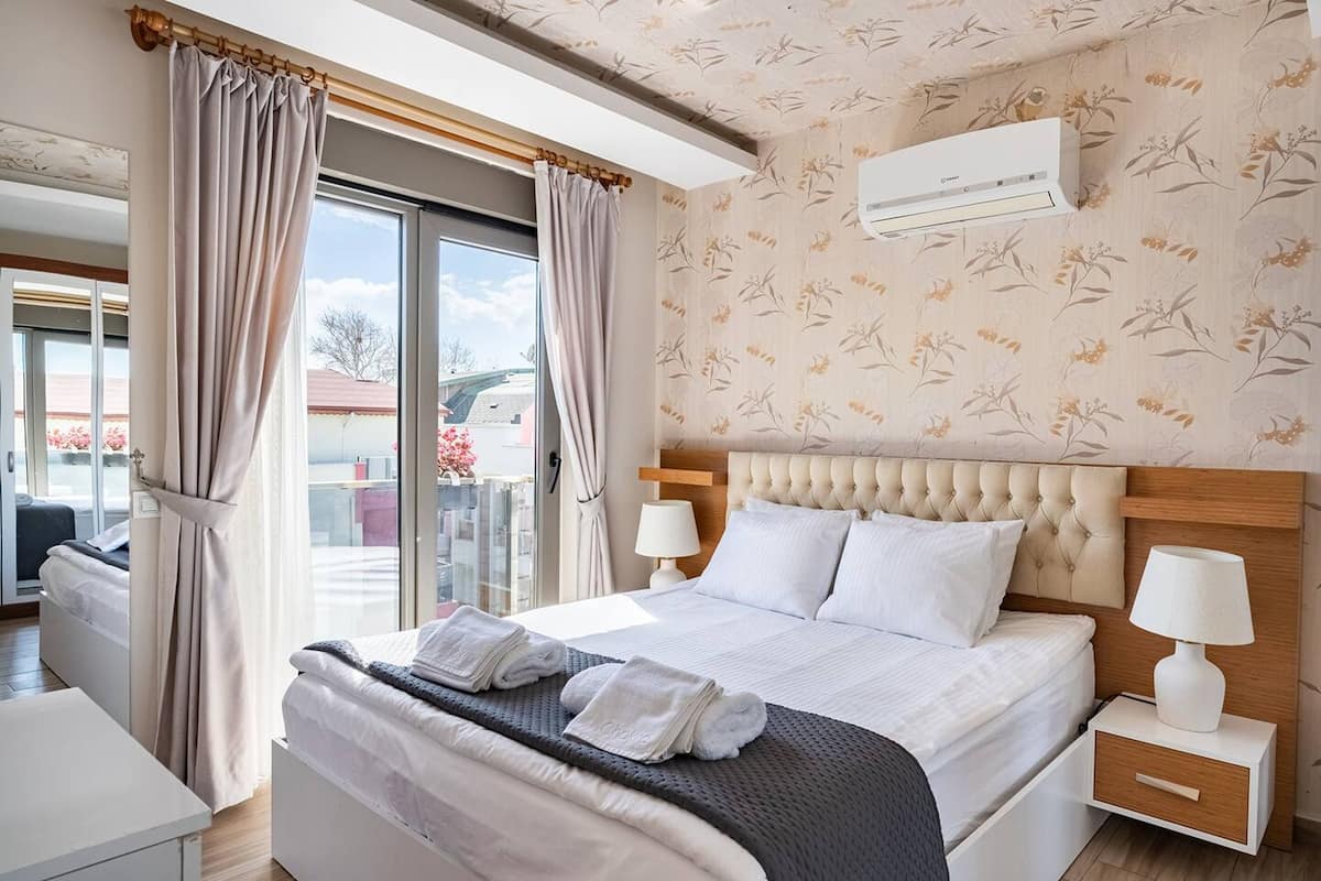 Deluxe maisonnette, 1 slaapkamer, terras | 1 slaapkamer, luxe beddengoed, individueel gedecoreerd