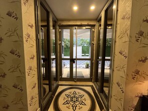 Interior entrance - Loi Suite (Antalya)