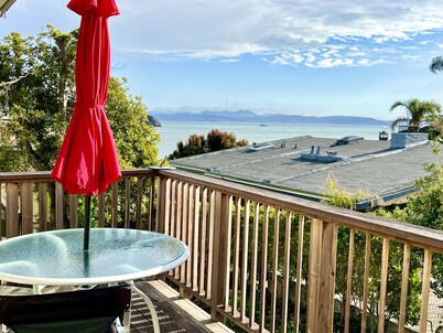 Stay near San Francisco Bay, enjoy our 2+bedroom Tiburon retreat