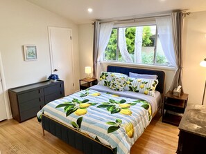 3 bedrooms, desk, iron/ironing board, free WiFi - Stay near San Francisco Bay, enjoy our 2+bedroom Tiburon retreat (Tiburon)