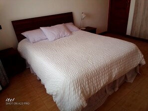 3 bedrooms, WiFi, bed sheets - Modern Cozy Apartment (Thindigua Kiambu)