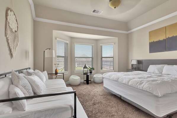 4 bedrooms, desk, iron/ironing board, WiFi