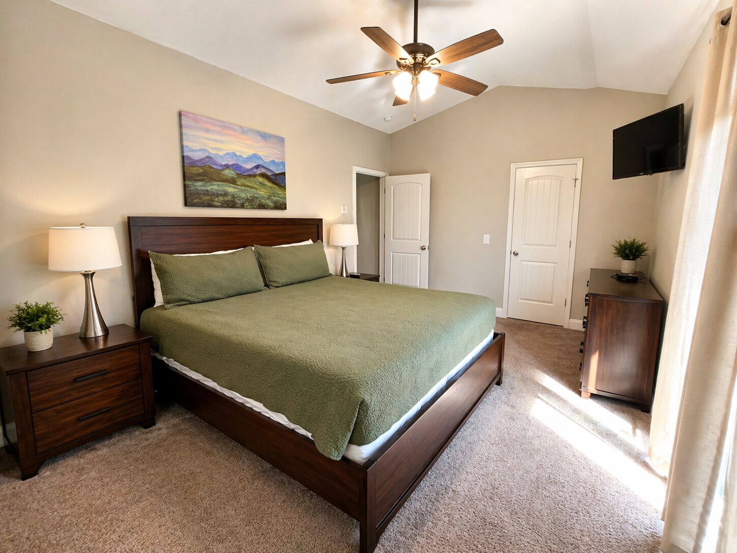 2 habitaciones, tabla de planchar con plancha y wifi gratis 