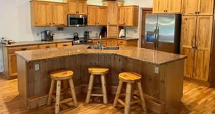 Cabin Rental on Ojibway Lake near Park Rapids - accommodates 7