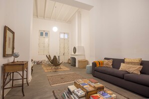 Interior - Villa in Barranco by Wynwood House (Lima)