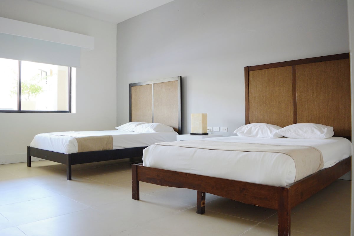 2 bedrooms, in-room safe, iron/ironing board, free WiFi