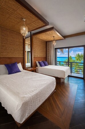 Penthouse presidencial | Caja de seguridad en la habitación y tabla de planchar con plancha 