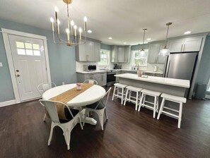 Dining - Magnolia Lake House (Avinger)