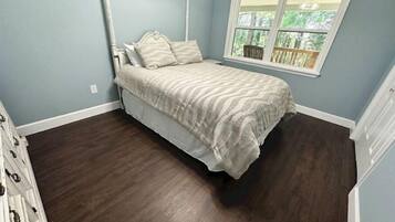 3 dormitorios, tabla de planchar con plancha, wifi gratis y ropa de cama