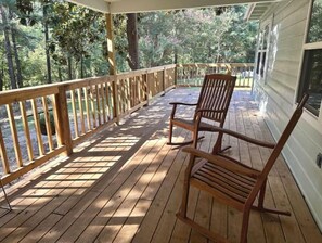 Terrace/patio - Magnolia Lake House (Avinger)