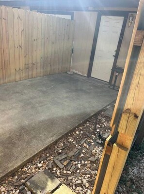 Property grounds - Efficiency in Sealy (Sealy)