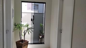 Roupas de cama antialérgicas, escrivaninha