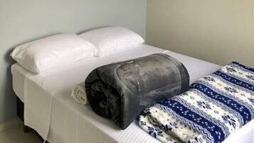 Roupas de cama antialérgicas, escrivaninha