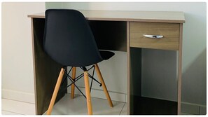 Ropa de cama hipoalergénica y escritorio 
